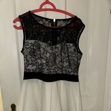 Robe dentelle 