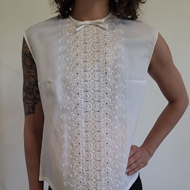 Chemisier blanc vintage brodé sans manches