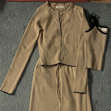 3 teiler set one size❤️ verfügbar auch in schwarz!
