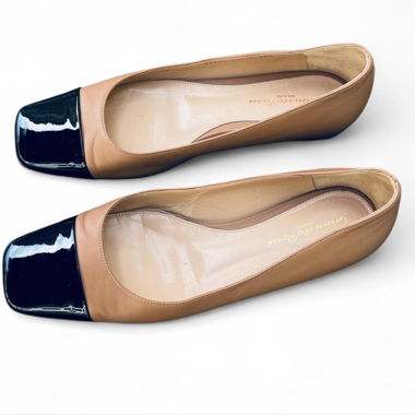 Gianvito Rossi Nude & Black Cap-Toe Flats(39)