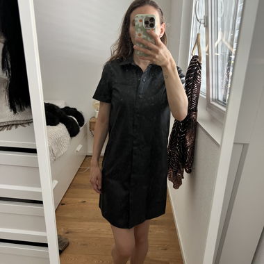 Abito in ecopelle nero