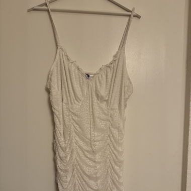 Weisses spitzen kleid 