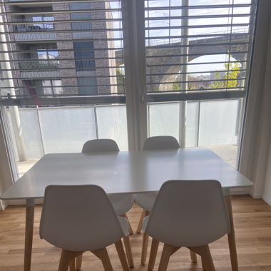 Esstisch mit Stühlen / Dining table with chairs