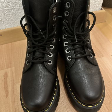 Dr. Martens *neu*