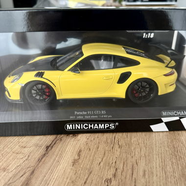 Modellino 1:18 Porsche 911 GT3 RS (991.2) 2019