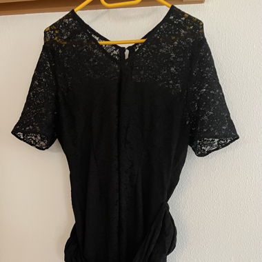 Spitzenkleid in Schwarz