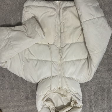 Weisse puffer jacke