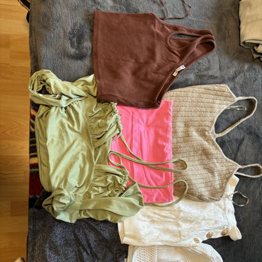  Kleiderpaket – 10 Damenkleider – nur 7 CHF