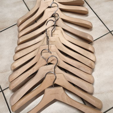 Holz-Kleiderbuegel Set