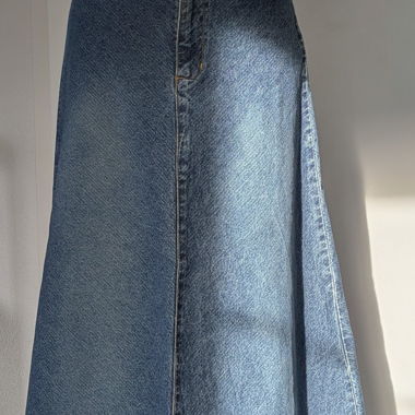 Langer Jeansrock aus blauem Denim