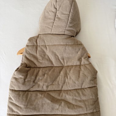 Gilet alla moda con motivo a coste
