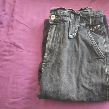 Schwarze Jeans von Zara, Nieten, Gr. 40