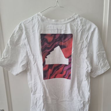 T-SHIRT ADIDAS - TAILLE M - NEUF !
