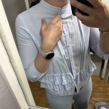 Zara Basic Bluse mit Rueschen