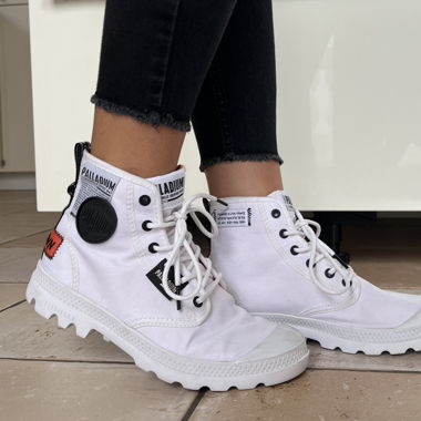 Palladium, weiss mit Details