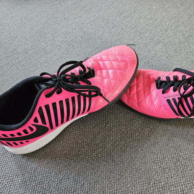Nike Fussballhallenschuhe pink