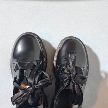 Dr. martens, Holly