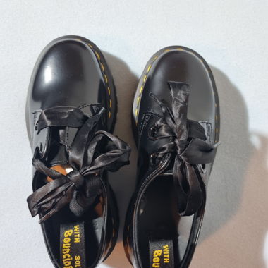 Dr. martens, Holly