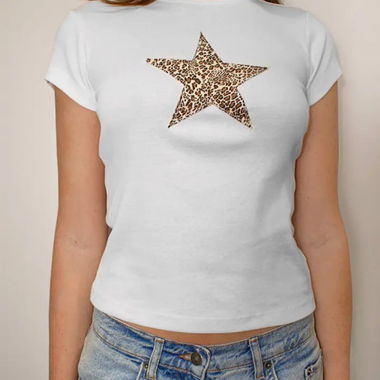 T-shirt bianco con stella leopardata