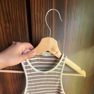 3 bunte Vintage-Trägershirts