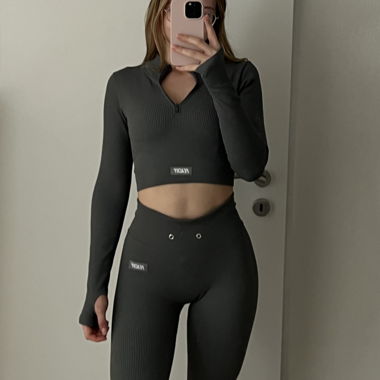 Workout-Set Leggings und Langarmshirt