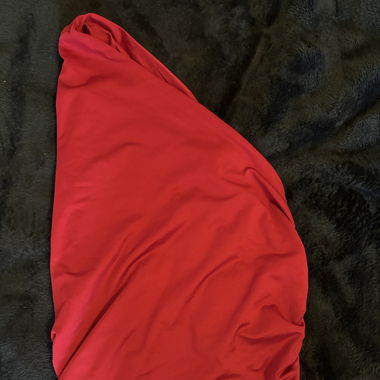 top rouge asymétrique 