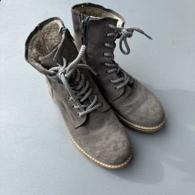 Graue Winterstiefel von Tamaris Gr. 37
