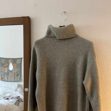 strickpulli hellgrün