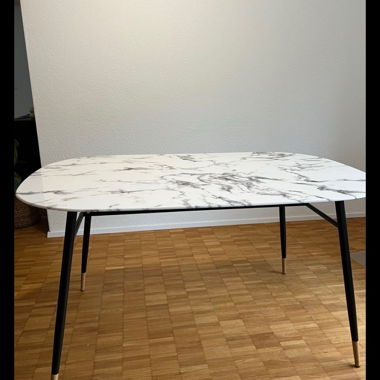 Tavolo da pranzo Rhea con vetro di sicurezza effetto marmo