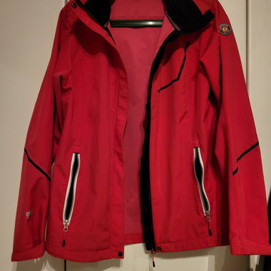 Nice fitted softshell jacket