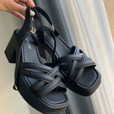 Sandales noires à talon bloc / chaussures pour femmes