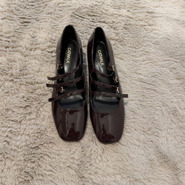 Mary Jane Pumps