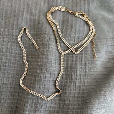 Funkelnde goldene Kette