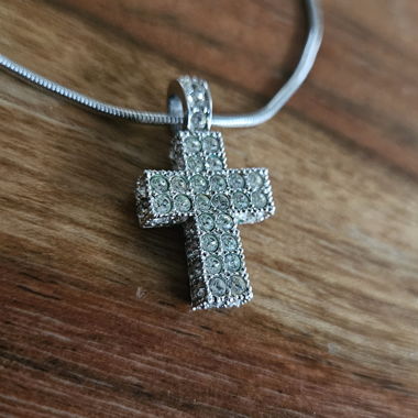 Collana Swarovski con pendente a croce