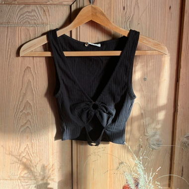 Black ribbed cut-out crop top