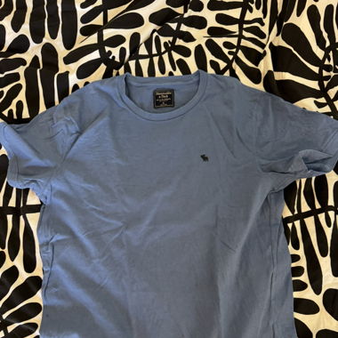 T-shirt Abercrombie & Fitch bleu taille XL