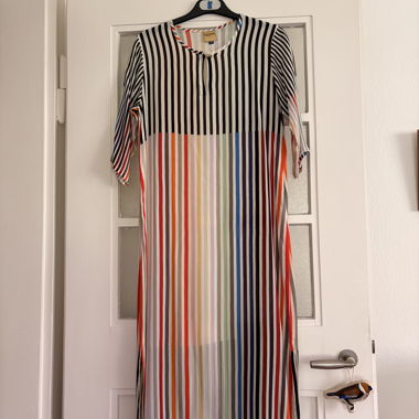 Gestreiftes Sommerkleid