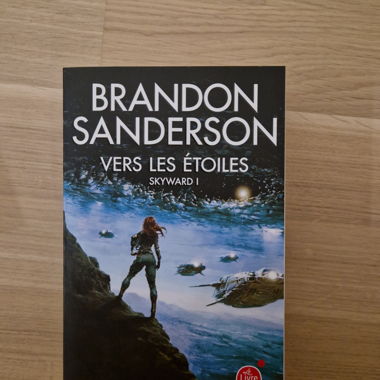 Skyward (vol. 1) - Brandon Sanderson