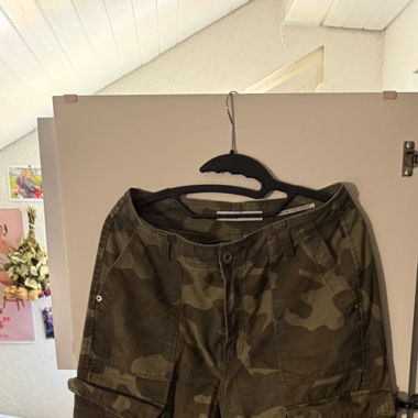 cargo militaire bershka