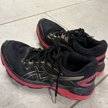 Asics Schuhe Gr. 38