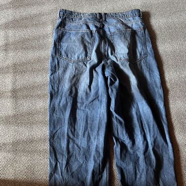 Blue baggy jeans 