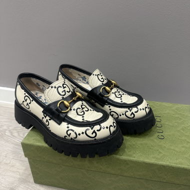 Gucci loafer with GG logo