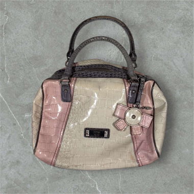 beautiful vintage guess bag in white/pink