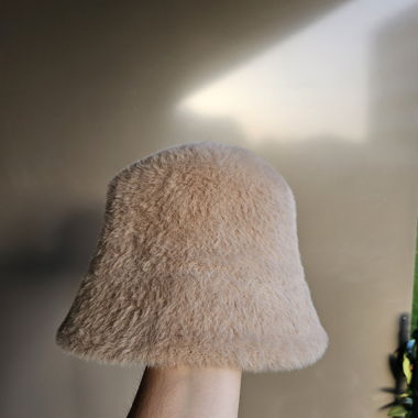 Beige faux fur bucket hat