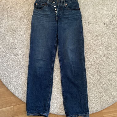 Dark Levi's Jeans with Button Placket