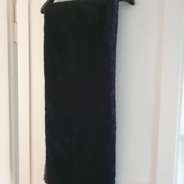 Poitrine de fourrure noire