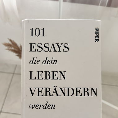101 Essays - Brianna Wiest