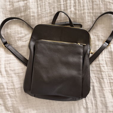 Sac à dos noir en cuir d'Italie
