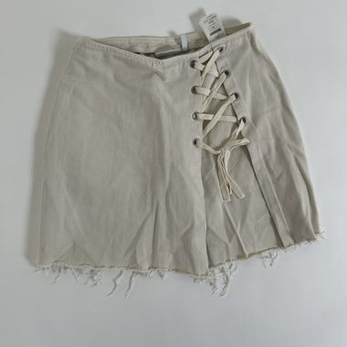 Beige lace-up skirt