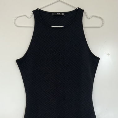 Robe midi noire sans manches Mango